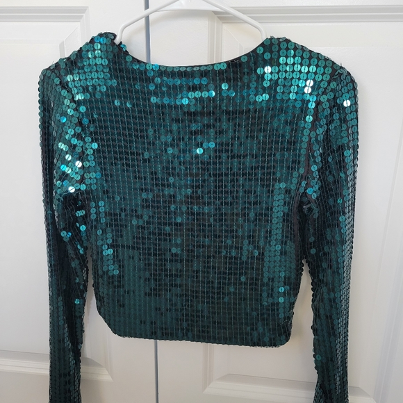 Beautiful sequin top - Picture 1 of 5